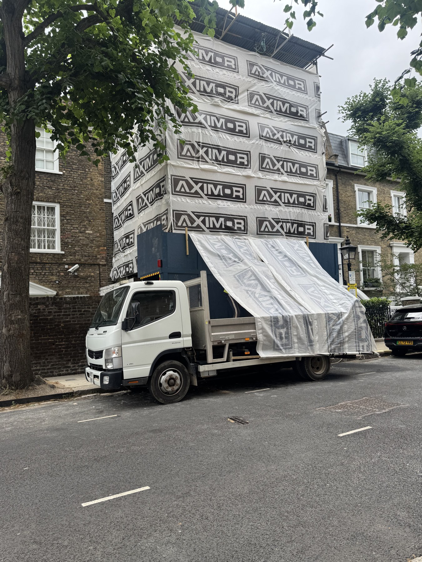 MH Grab Hire Mitsubishi Canter tipper