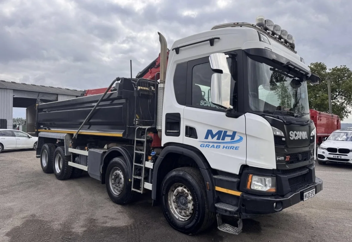 MH Grab Hire eight-wheel grab lorry
